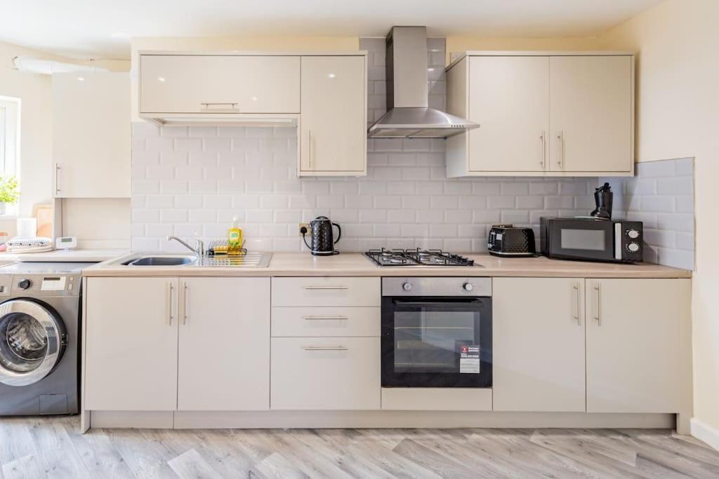 The Hideaway Villa Кливлис Екстериор снимка