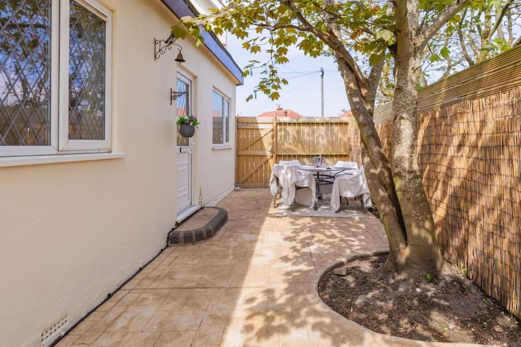 The Hideaway Villa Кливлис Екстериор снимка